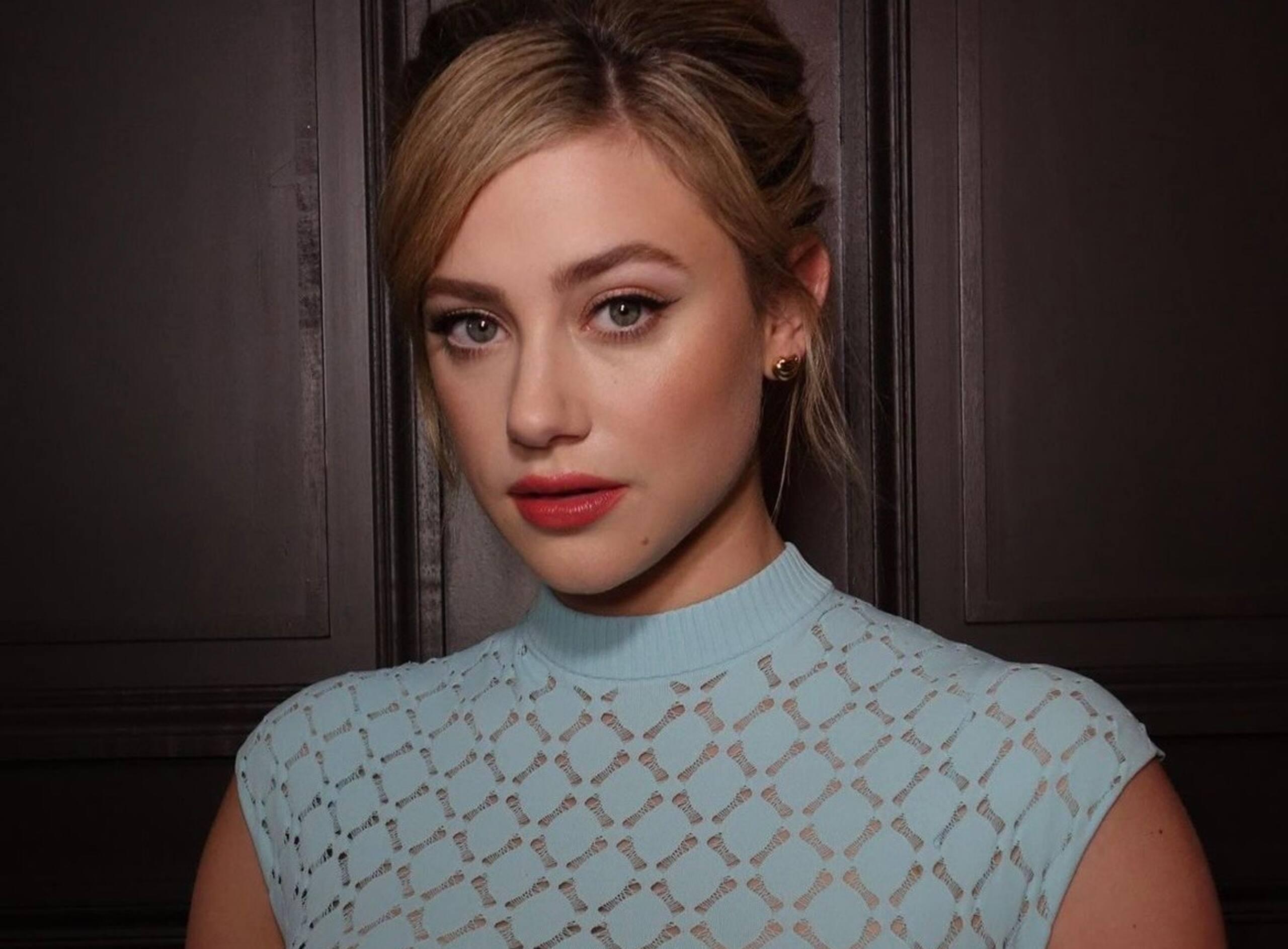 Au naturel, Lili Reinhart s’ouvre sur son acné