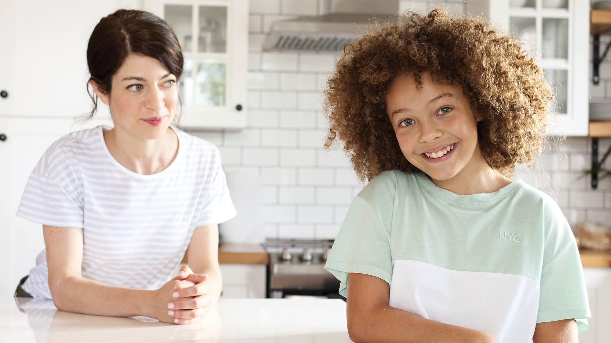 Daphnée trouve la conciliation travail-famille bien difficile, d’autant plus que sa fille (Charlie Pierre) a un TDAH.