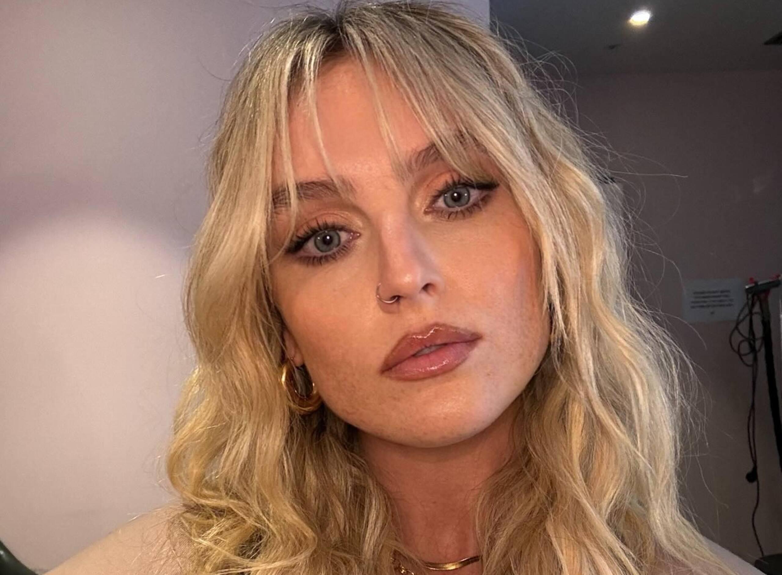 Perrie Edwards sort un tube visant une ex-membre