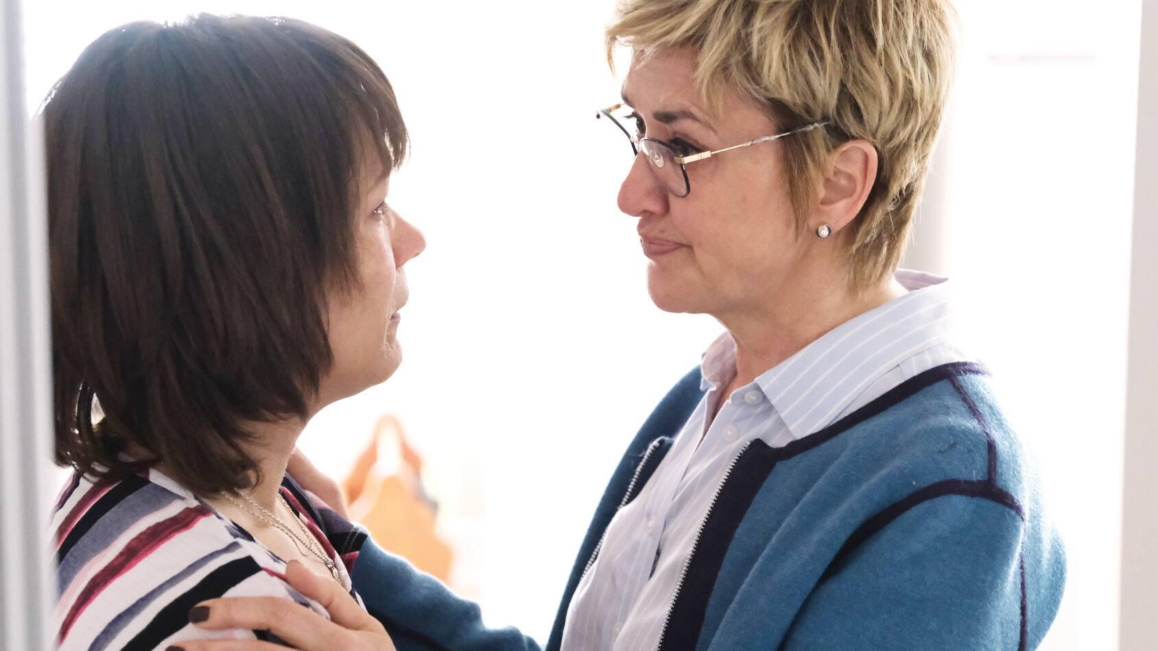 Cynthia et Mireille (Sandrine Bisson et Isabelle Vincent).