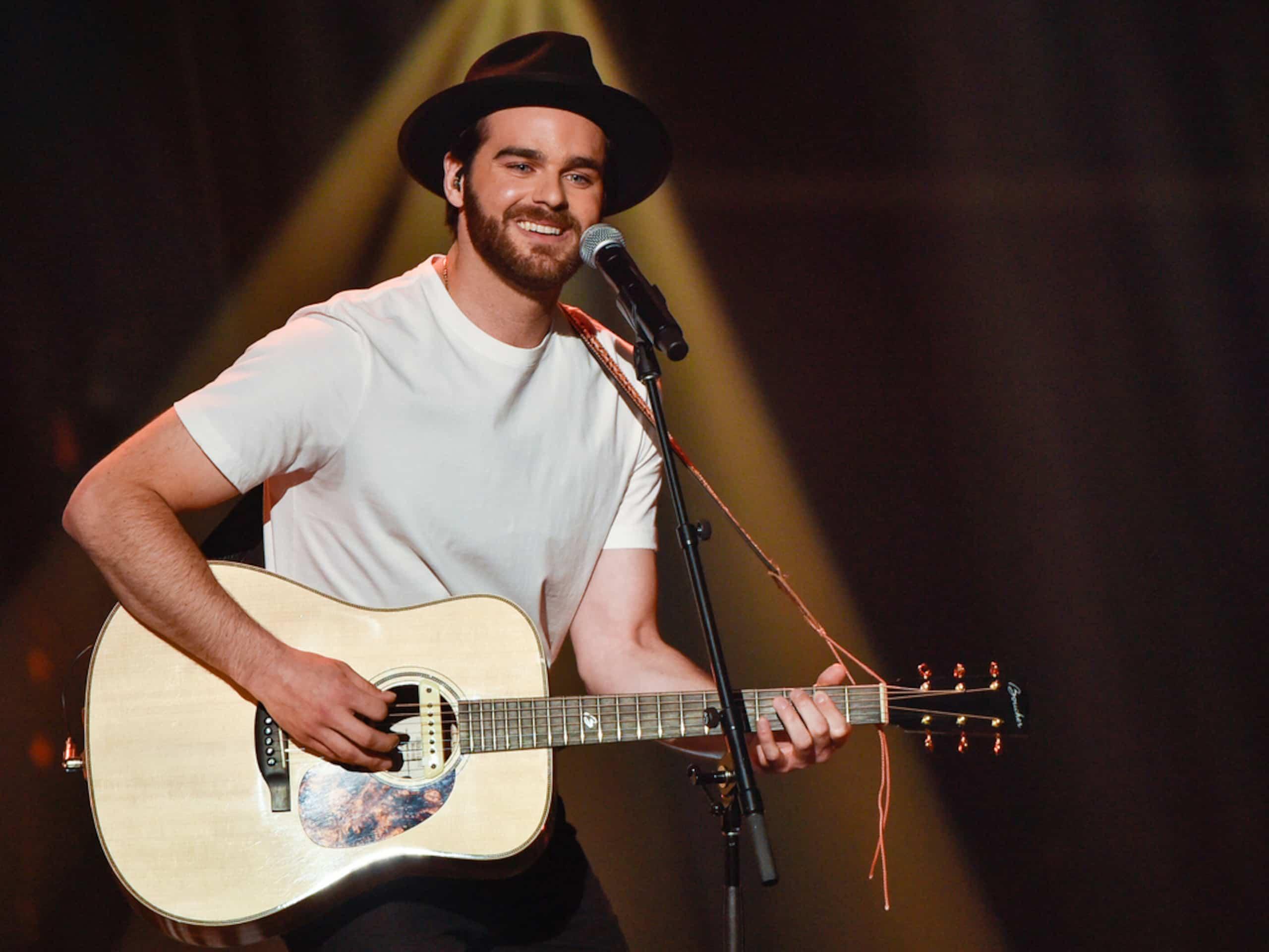 Son premier spectacle après Star Académie