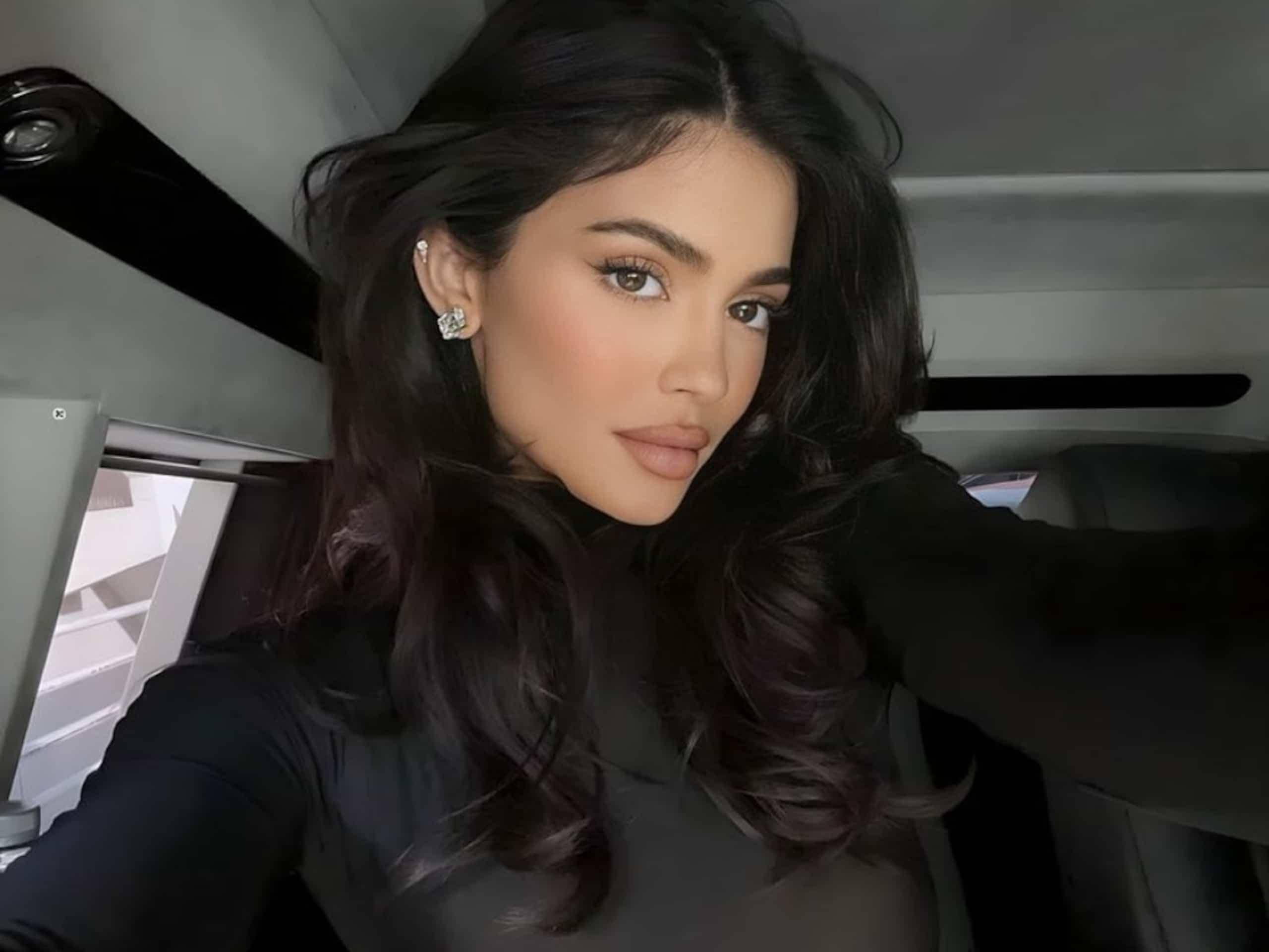 Kylie Jenner confond tout le web avec sa chevelure