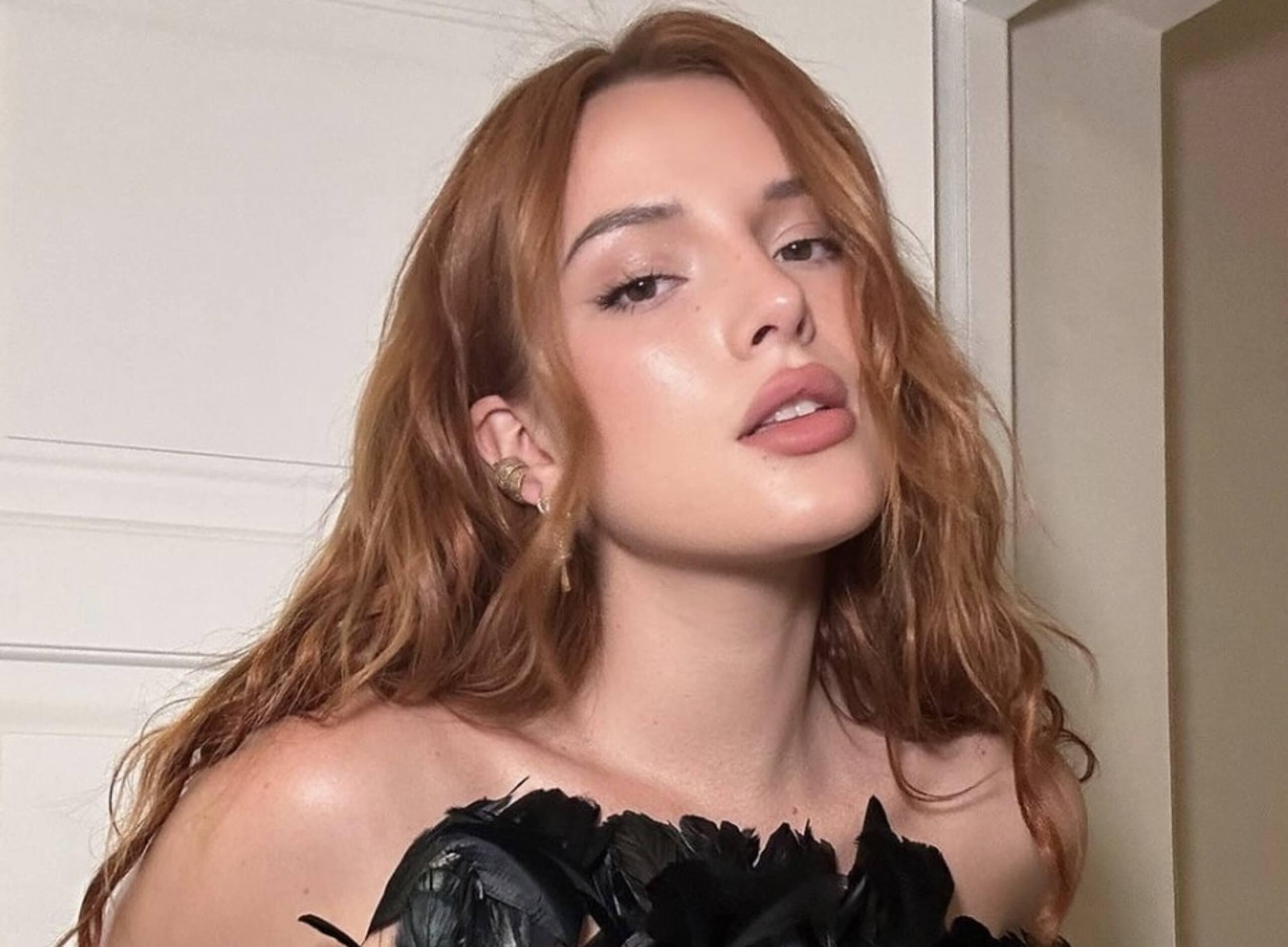 Bella Thorne ravive la mode «underboob» 