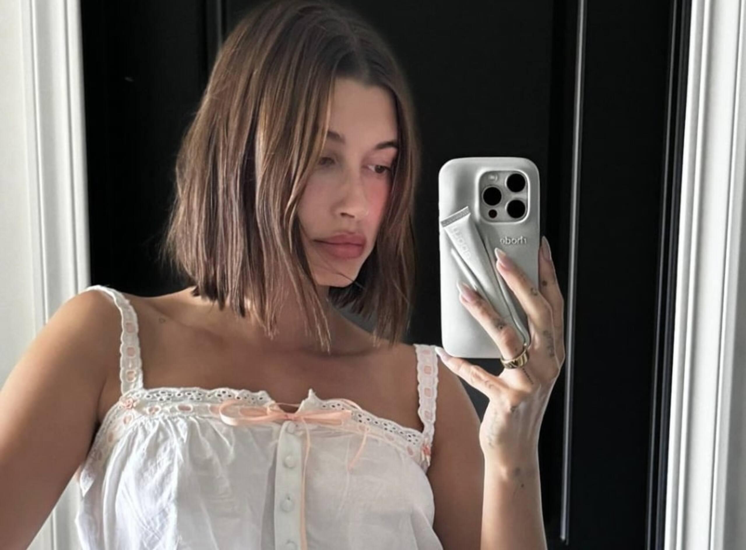 Hailey Bieber change de cheveux au Super Bowl 