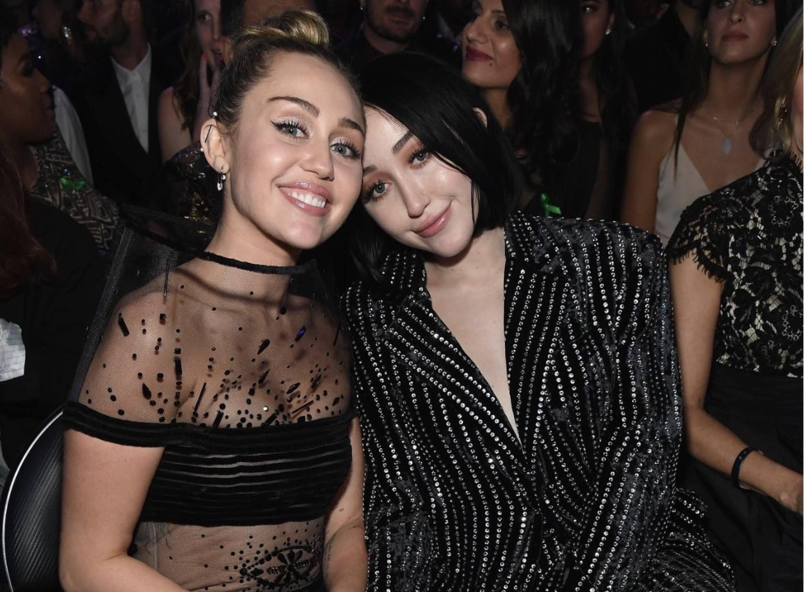 Noah Cyrus se sent trahie par sa soeur Miley