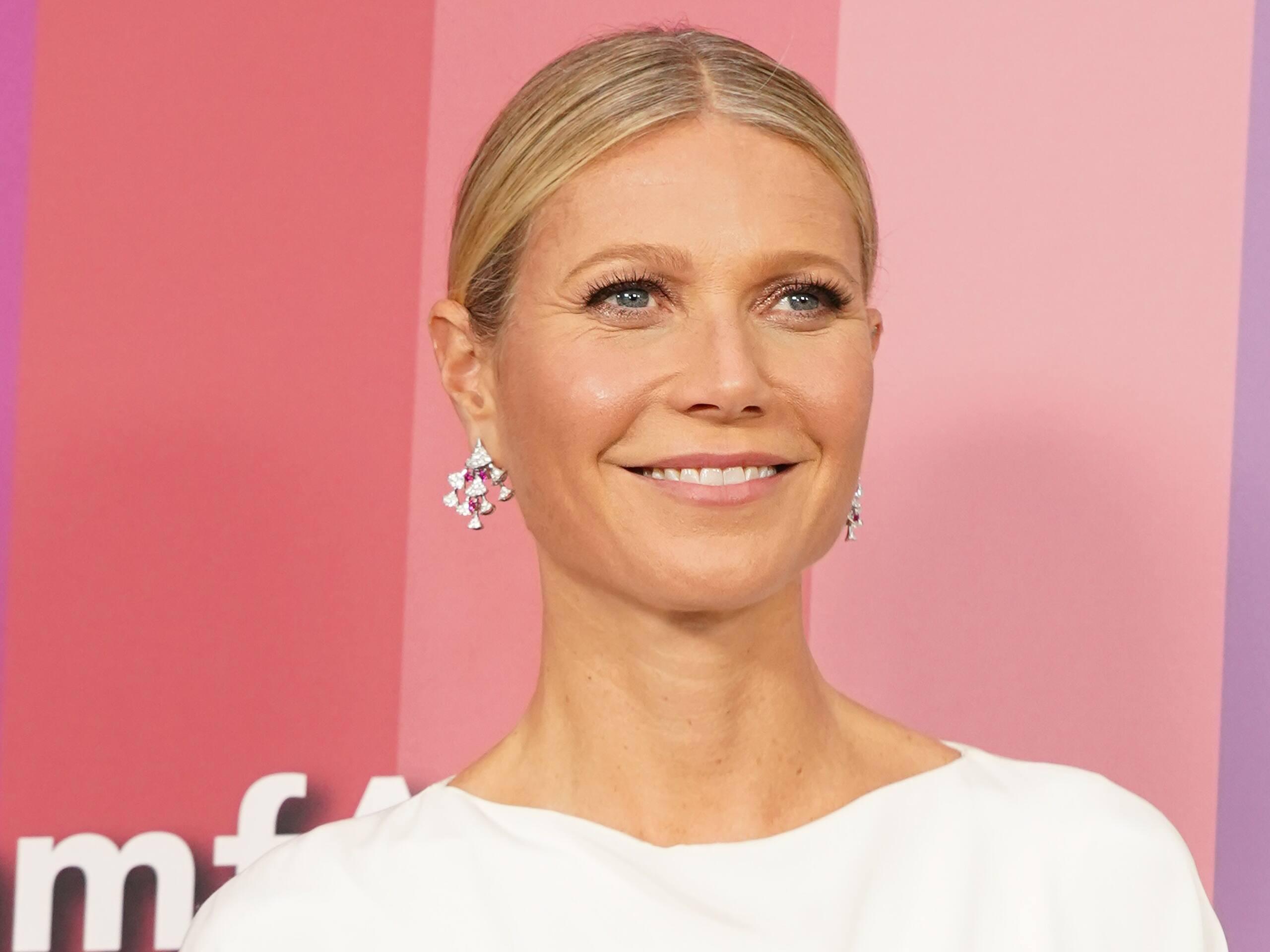 À 48 ans, Gwyneth Paltrow pose complètement nue