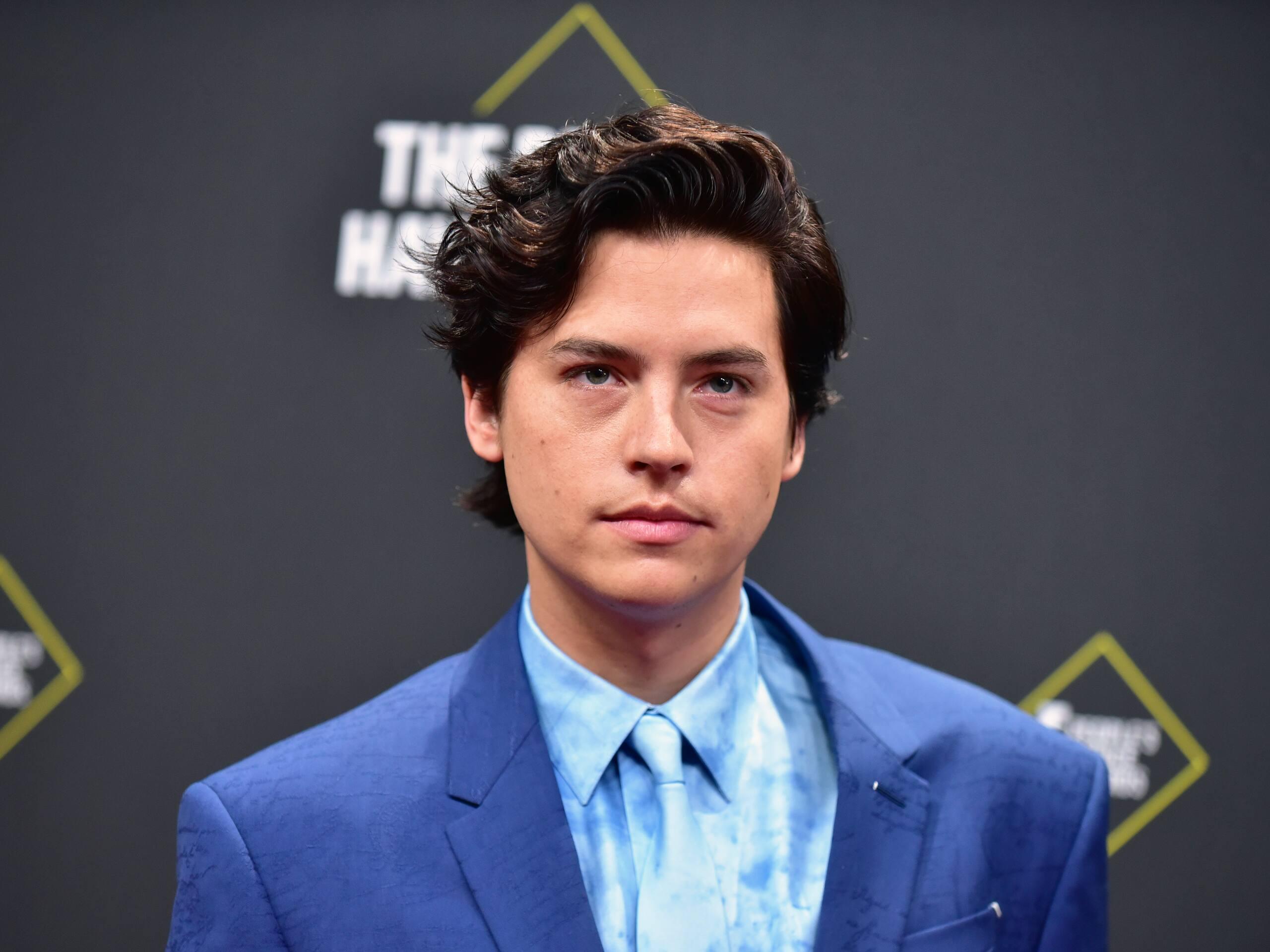 Cole Sprouse arrêté durant une manifestation