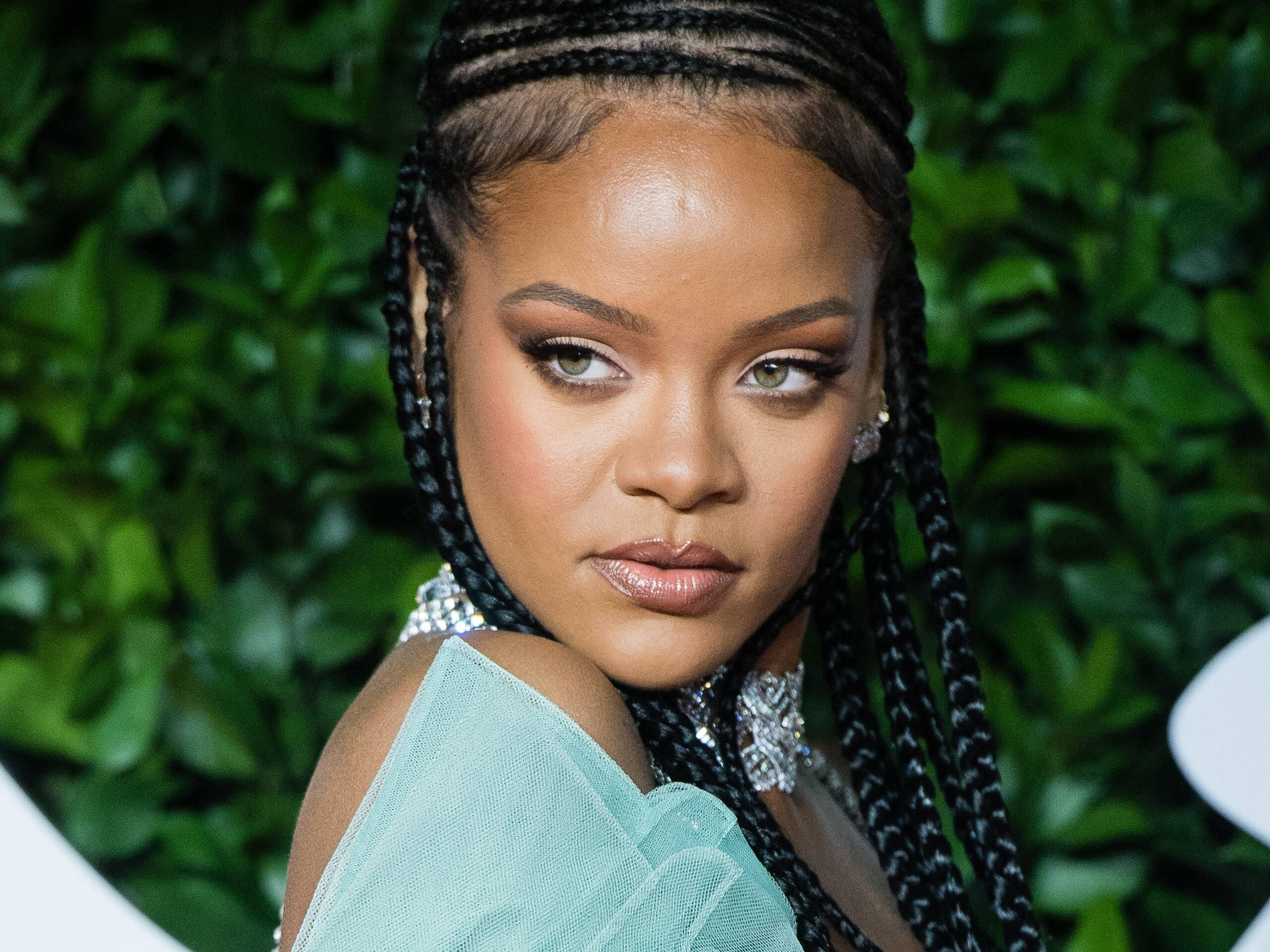 Rihanna se lance dans les soins pour la peau