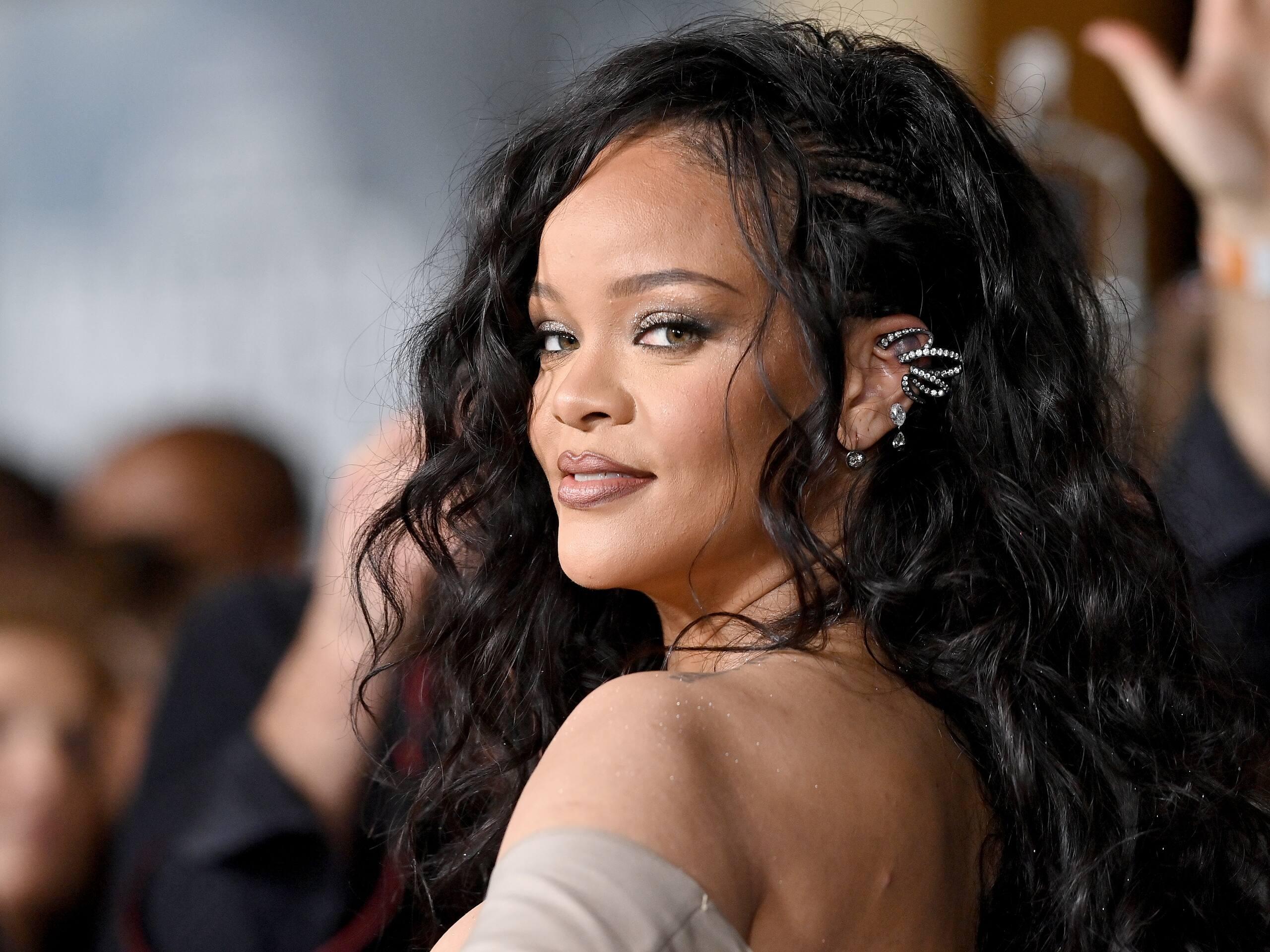 Rihanna dévoile les premières images de son bébé