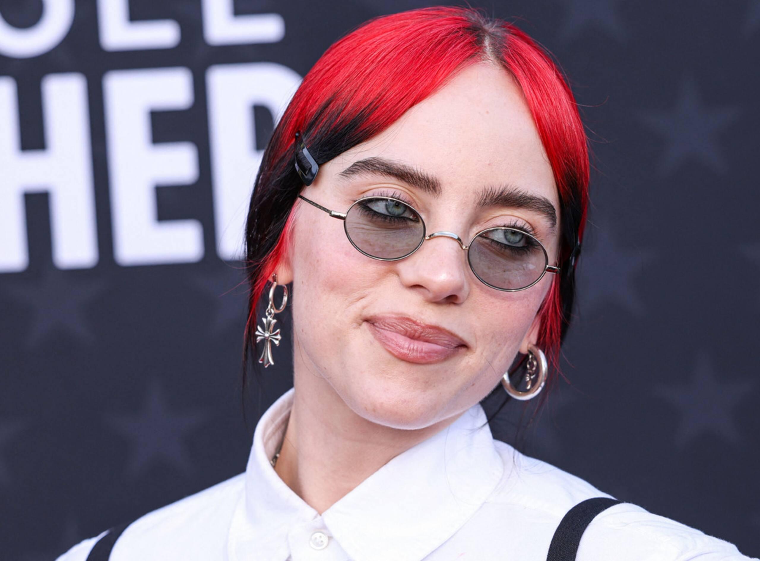 Billie Eilish se dévoile dans une robe corset