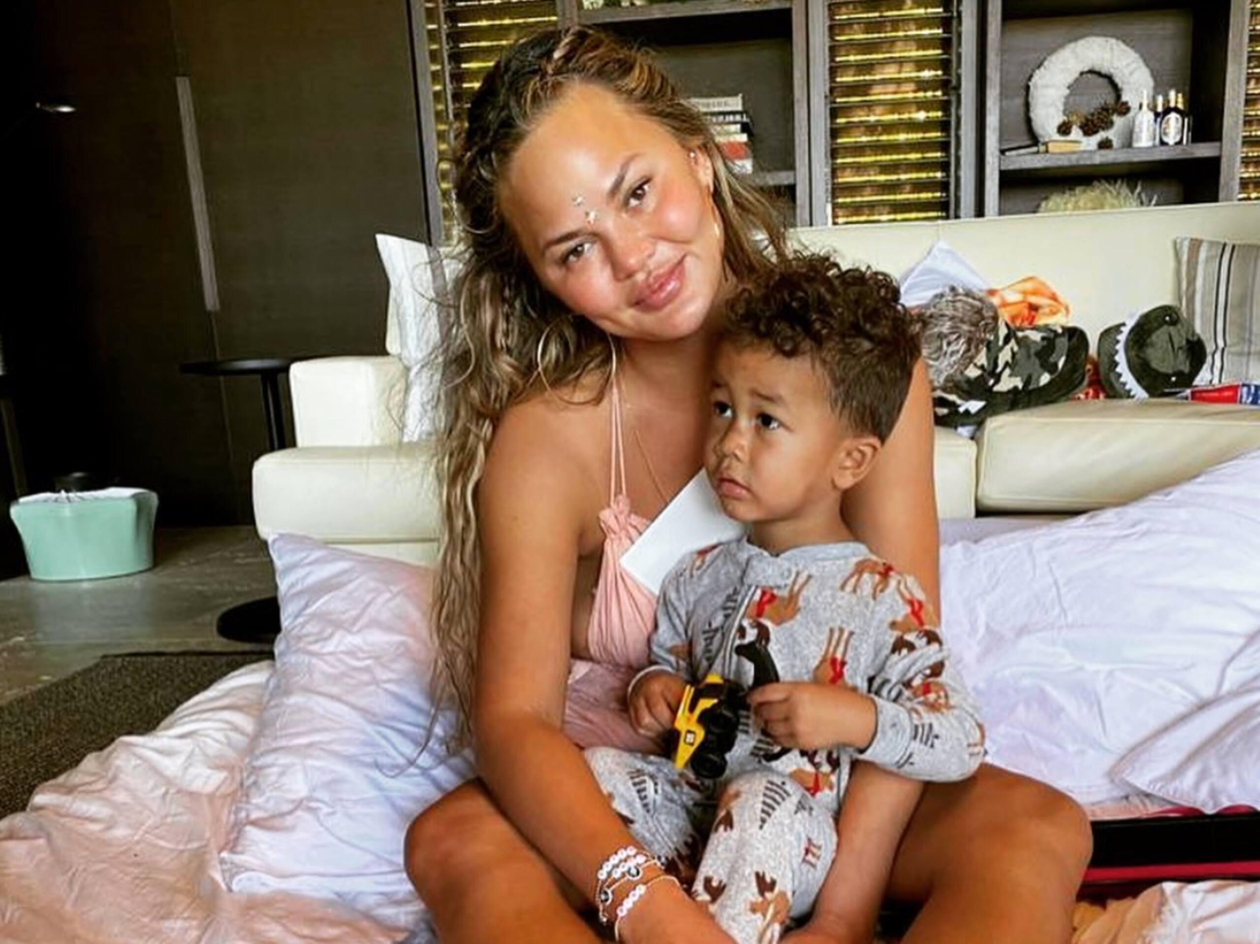 Chrissy Teigen répond à ses détracteurs