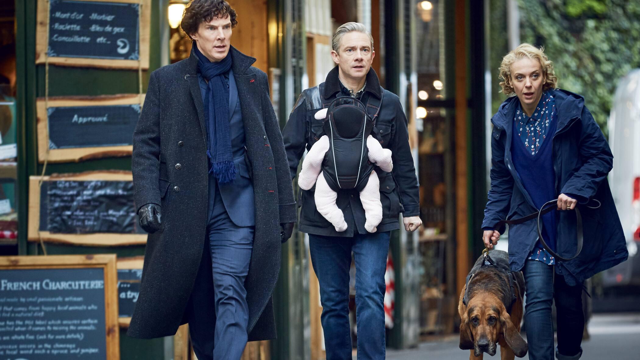 Sherlock avec le docteur Watson (Martin Freeman) et Mary, sa femme (Amanda Abbington).