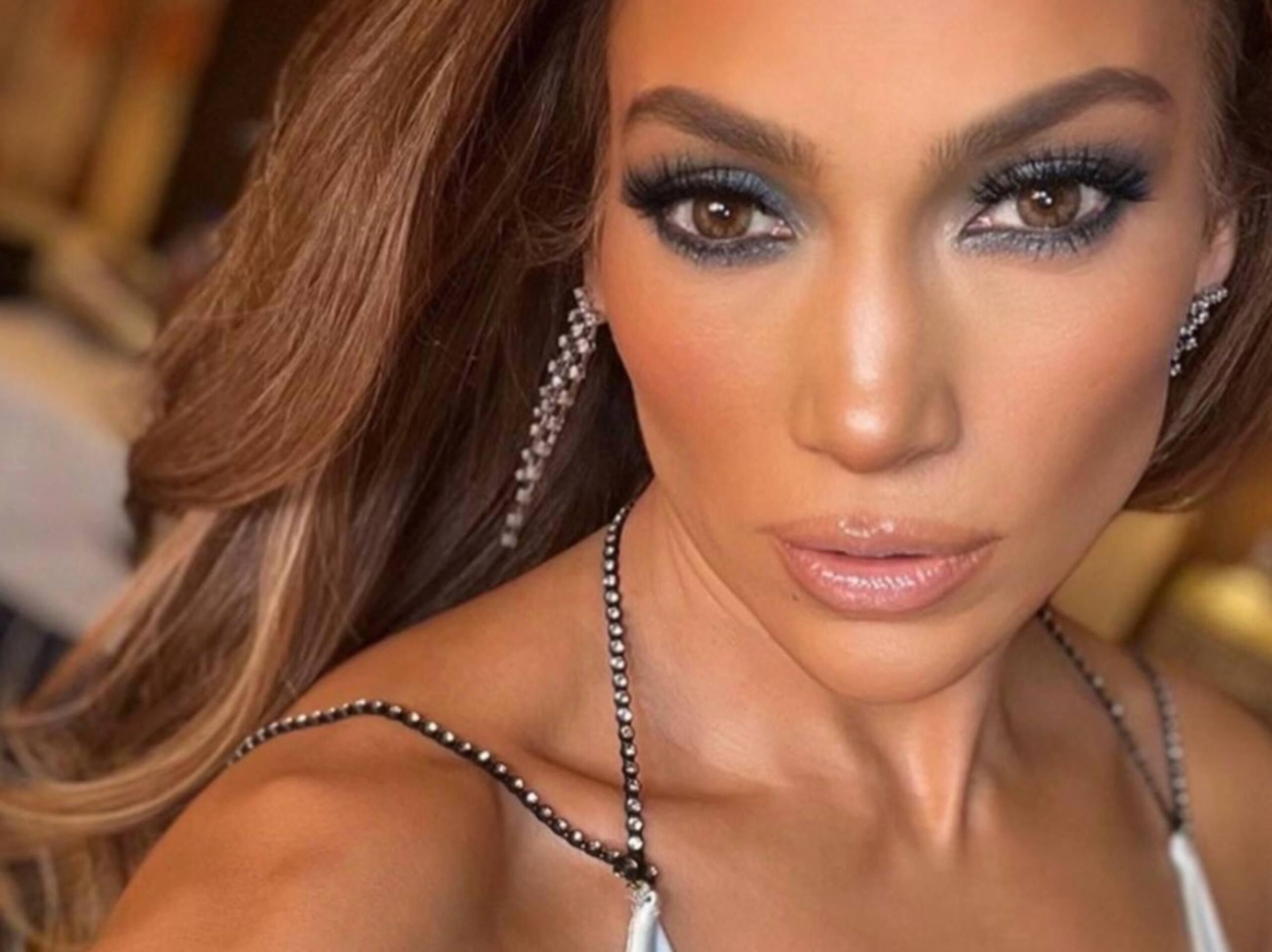 JLO surprend avec une nouvelle tête colorée