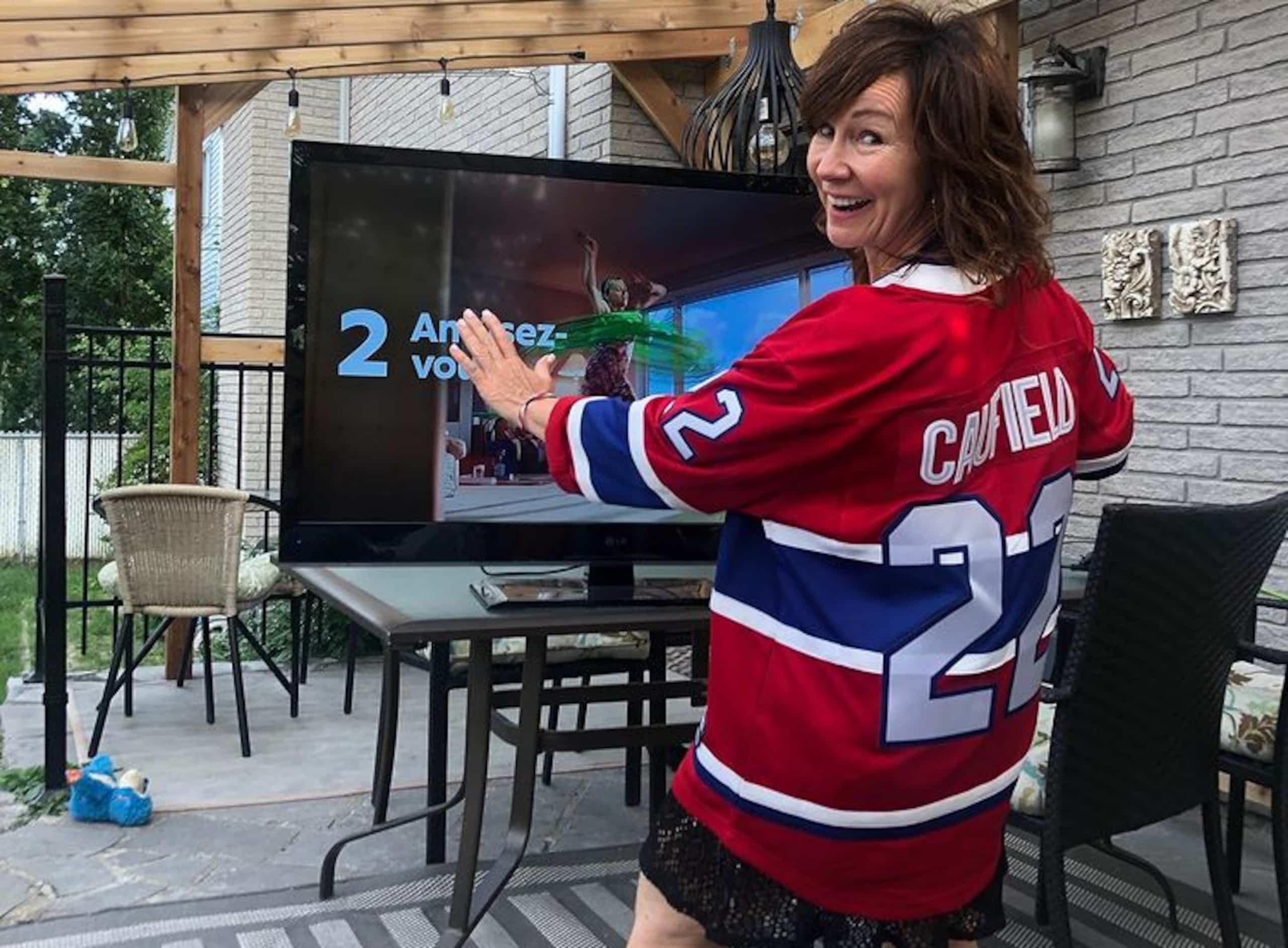 Josée Boudreault fête la victoire du CH