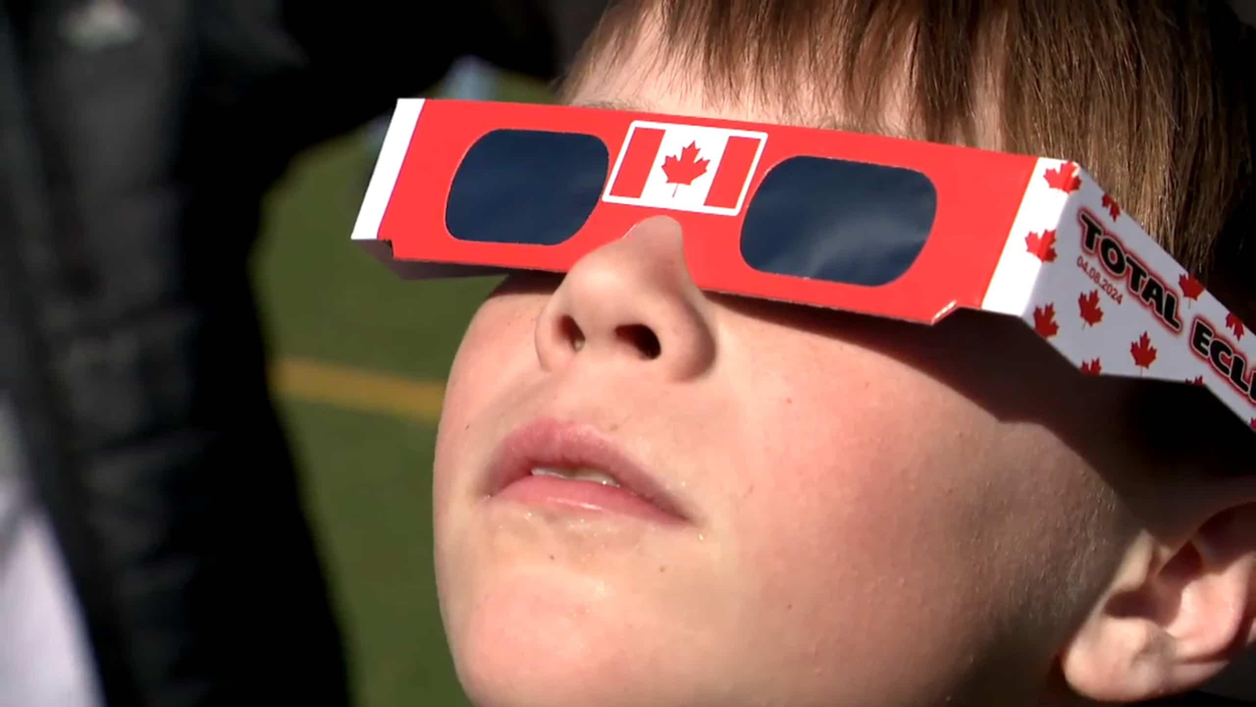 L'éclipse solaire vue par des élèves émerveillés 