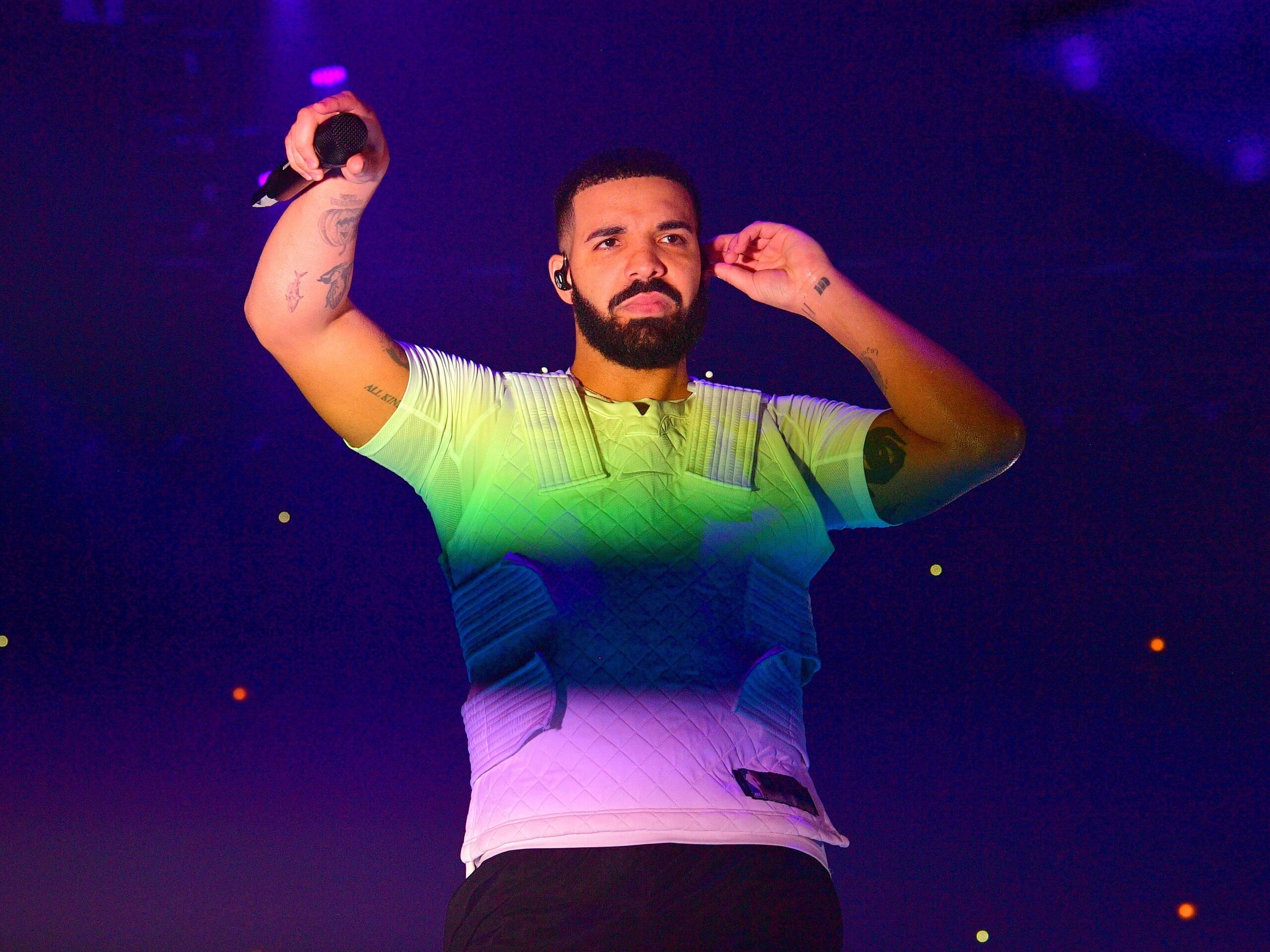 Drake dévoile des photos de son fils 